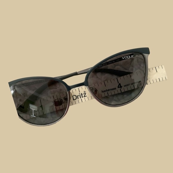 Vogue Women Eyewear Polarized Pewter Full Rim Grey Gradient Sunglasses 4002-S - Picture 7 of 7